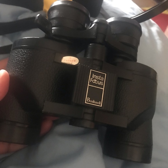 Bushnell binoculars - Picture 4 of 10